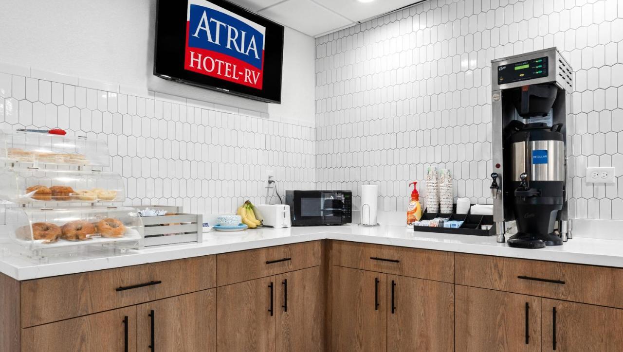 Atria Hotel And Rv Mcgregor Exteriör bild